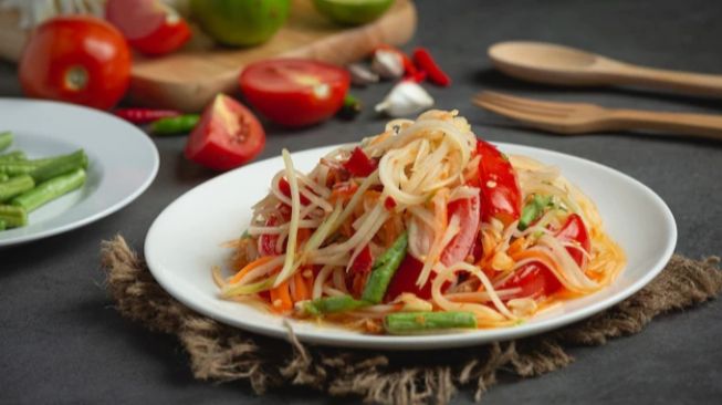 Resep Salad Thailand yang Rasanya Asam Pedas, Bisa untuk Menu Diet!