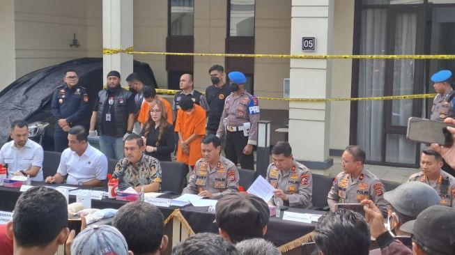 Bareskrim Polri Gerebek Pabrik Ekstasi di Tangerang, Alat Cetak Mampu Produksi 3 Ribu Pil Dalam 30 Menit