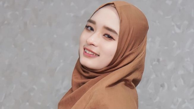 Tak Lagi Cinta, Inara Rusli Kini Justru Ngaku Kasihan ke Virgoun Meski Belum Resmi Cerai