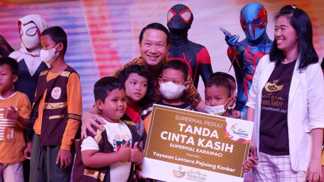 Supermal Karawaci mengelar acara nonton bareng film Spider-Man: Across The Spider-Verse dengan anak-anak penderita kanker pada 31 Mei 2023. [dokumentasi pribadi]
