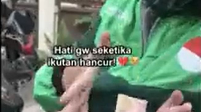 Tetap Bekerja saat Hamil, Kisah Pilu Driver Ojol Perempuan Bikin Sedih Warganet
