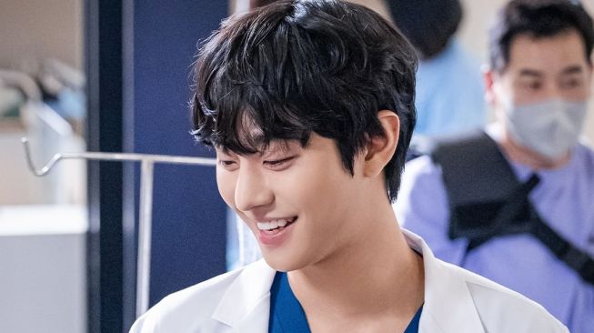 Potret di Balik Layar Dr. Romantic 3 (Instagram/@sbsdrama.official)