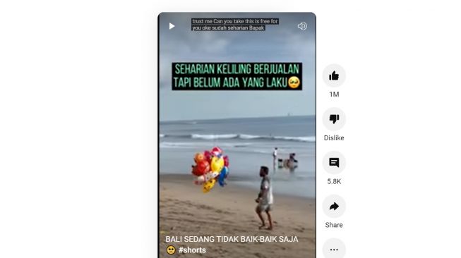 "Bali Sedang Tidak Baik-Baik Saja", Kreator Ini Bagikan Momen Bapak Penjual Balon yang sedang Meratapi di Tepi Pantai