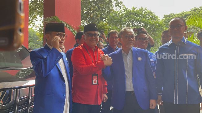 Bicara Koalisi dengan Megawati, Rombongan PAN Dipimpin Langsung Zulhas Tiba di Markas PDIP