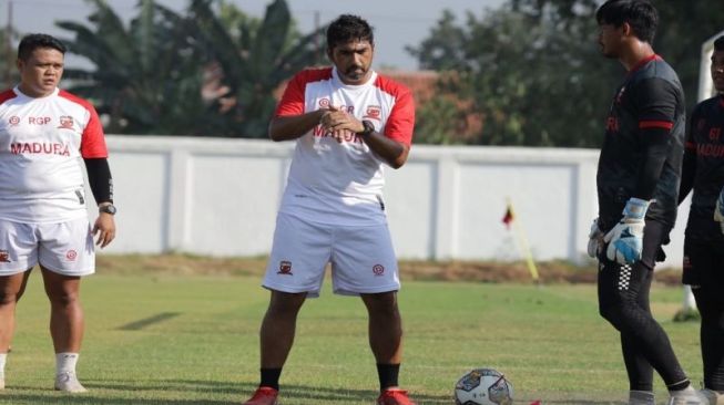 Valdir Bardi Mengundurkan Diri, Madura United Rekrut Pelatih Kiper Baru