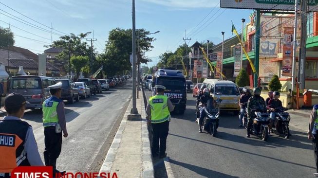 Peringatan Hari Lahir Pancasila, Pengendara di Majalengka Berhenti Sejenak