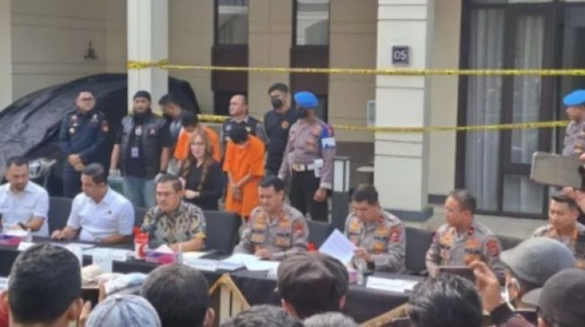 Kronologi Terbongkarnya Pabrik Ekstasi Jaringan Internasional di Rumah Elite Tangerang