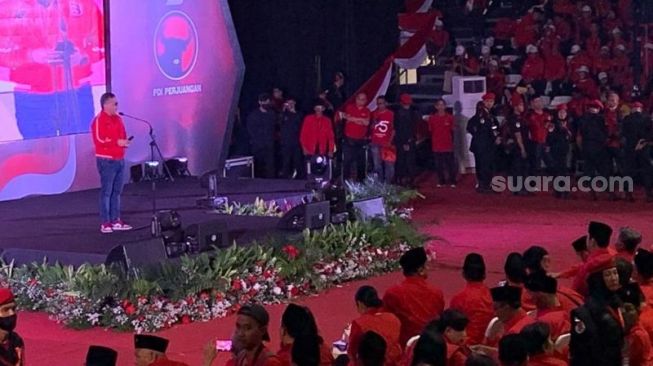 Acara Konsolidasi PDI Perjuangan Jakarta Pemenangan Pilpres 2024 Ganjar Pranowo yang digelar di Basket Hall Senayan, Jakarta, Minggu (4/6/2023). (Suara.com/Yaumal)