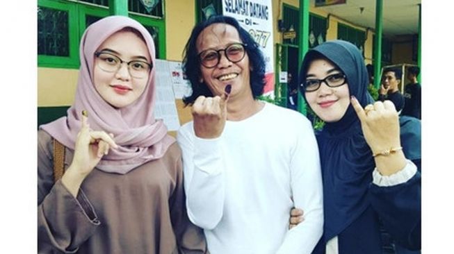 Mandra dengan istri dan anaknya, Tia Septiana (Instagram)