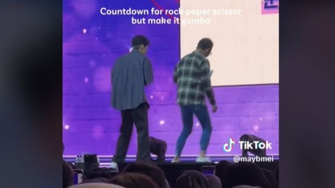 Aksi Kocak Kim Seon Ho saat Fanmeeting (TikTok/@seonstarlight)