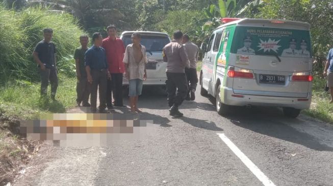 Geger Penemuan Mayat Perempuan Tergeletak di Jalan Padang Pariaman, Diduga Tewas Dibunuh