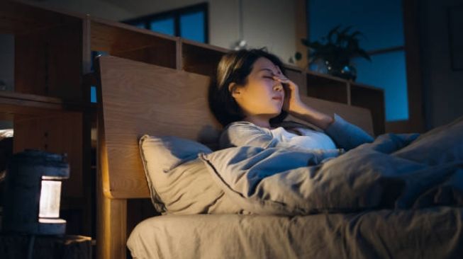 Terlalu Memikirkan Banyak Hal, Ini 3 Zodiak yang Kerap Mengalami Insomnia