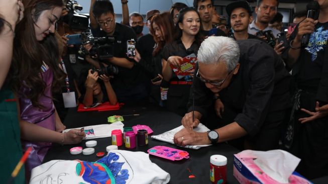 Ganjar Terapkan Ekonomi Sirkular di Jateng, Konsep Ramah Lingkungan yang Banyak Diadopsi Anak Muda