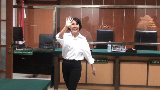 Dituntut 1 Tahun 3 Bulan dalam Kasus Penipuan, Natalia Rusli Masih Senyam-senyum: Kebenaran Bisa Terbukti