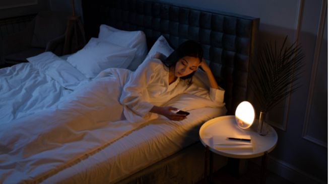 Sering Terbangun saat Tengah Malam? Ini 5 Tips Mudah Mengatasinya!
