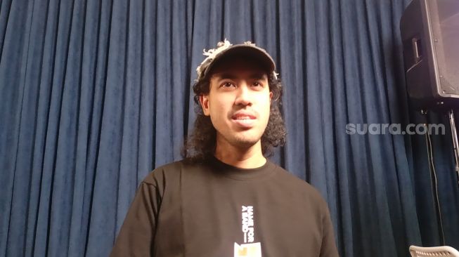 Randy Danistha alias Randy Nidji saat konferensi pers di Kebayoran Baru, Jakarta Selatan pada Senin (5/6/2023]