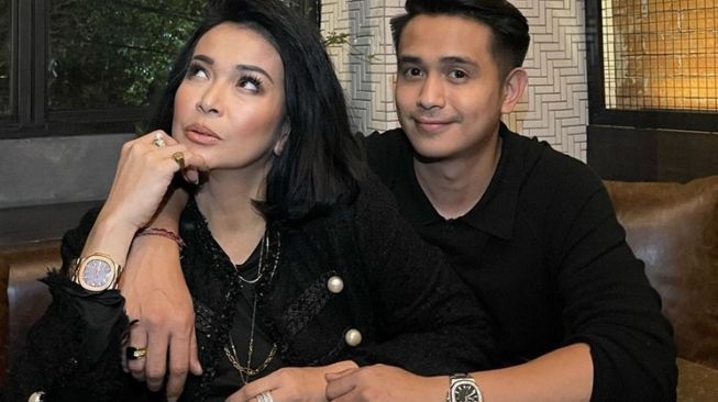 Artis Tetap Dampingi Pasangan yang Terjerat Kasus Hukum (Instagram/@ajunperwira)