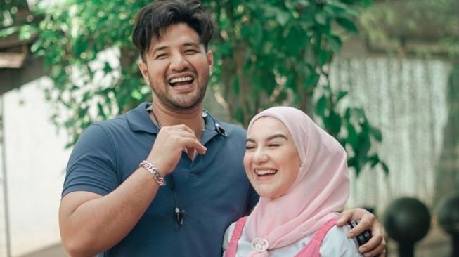 Artis Tetap Dampingi Pasangan yang Terjerat Kasus Hukum (Instagram/@_irishbella_)