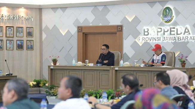 Ridwan Kamil: Jawa Barat Hingga 2024 Fokus pada Perbaikan Jalan