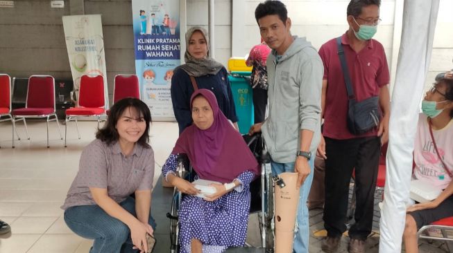 Yayasan Wahana Artha menggelar aksi sosial pemasangan kaki dan tangan palsu atau prostetik di Rumah Sehat Wahana Tangerang [Wahana Makmur Sejati].