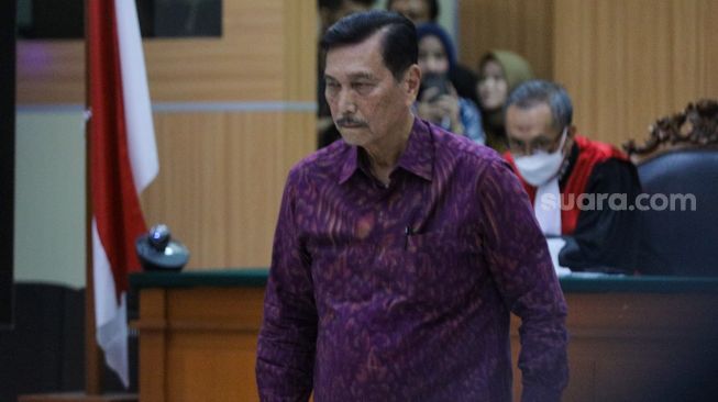Ada Kabar Operasional Kereta Cepat Jakarta Bandung Diundur, Menko Luhut: Kata Siapa?