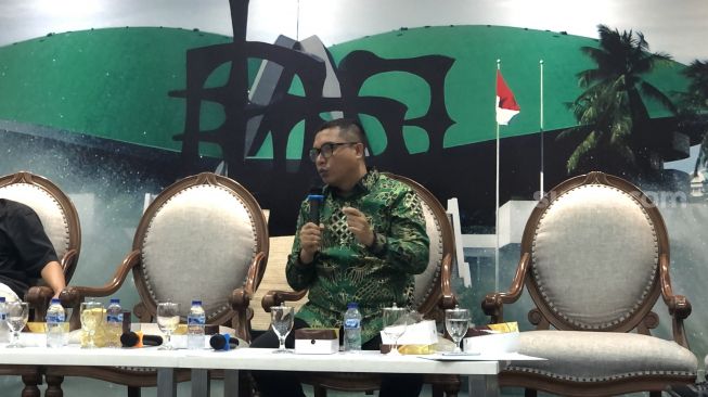 Bantah Copot Suharso Karena Sering Temui Anies Baswedan, PPP Sebut Denny Indarayana Bikin Gaduh