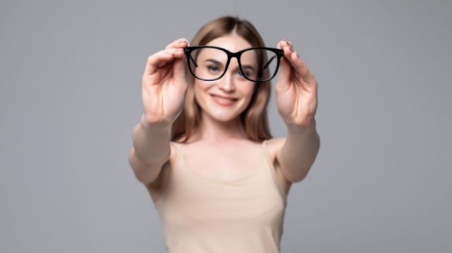 4 Cara Alami untuk Mengurangi Mata Minus, Yuk Lakukan Mulai Sekarang!