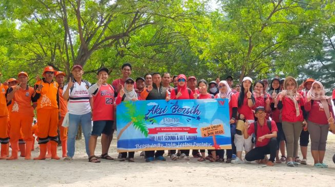 Rangkaian HUT ke-51, Wahanians Adakan Acara Bersih Pantai di Pulau Untung Jawa dan Peringati Hari Laut Sedunia