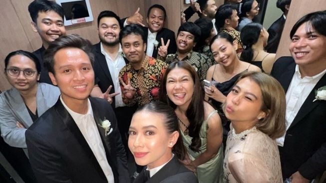 Momen Yuki Kato Jadi Groomsmen di Nikahan Sahabat (Instagram/@yukikt)