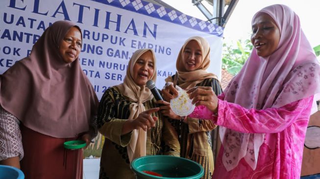 Tingkatkan Pendapatan Keluarga Lewat Pelatihan Pembuatan Emping