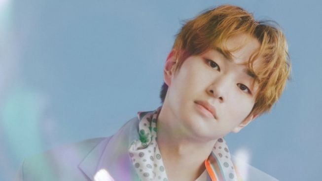 Hiatus karena Sakit, Onew SHINee Tulis Pesan Menyentuh untuk Penggemar