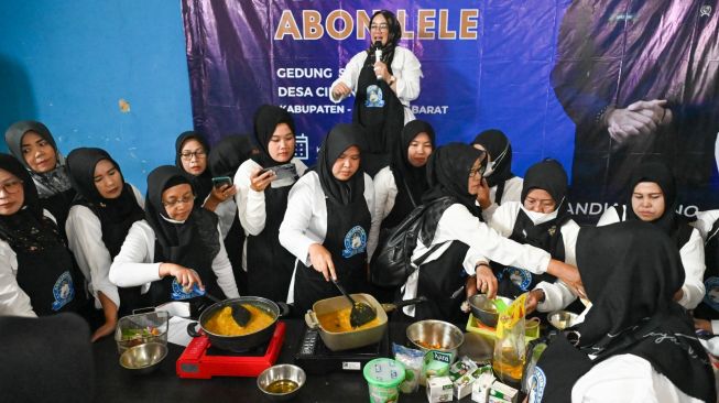Aksi Jaringan SandiUno Beri Solusi Kebangkitan Ekonomi Rumah Tangga Bagi Emak-emak Bandung Barat