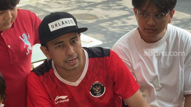 Gak Cuma 'Very Very Famous' Lagi, Ternyata Ini di Balik Lancarnya Raffi Ahmad Pidato Pakai Bahasa Inggris