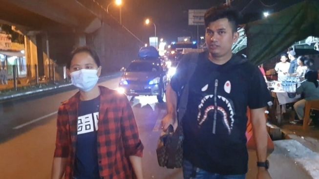 Polisi menangkap pembantu rumah tangga bernama Maskanah (31) usai mencuri tas mewah hingga berlian milik majikannya di apartemen kawasan Tanah Abang, Jakarta Pusat. [Ist]