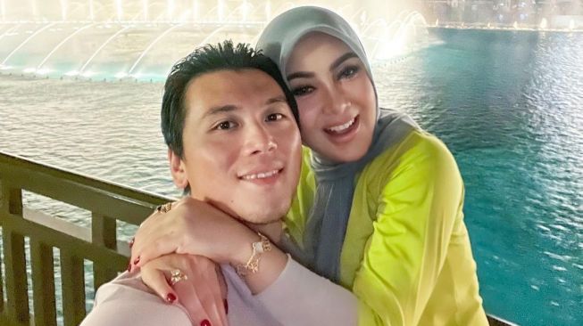 Syahrini Pamer Liburan Mewah Bareng Suami di Dubai, Sewa Hotelnya Rp297 Juta per Malam?