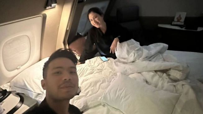 Jessica Mila dan Yakup Hasibuan membagikan potret romantis bulan madu mereka.  (Dok. Instagram)