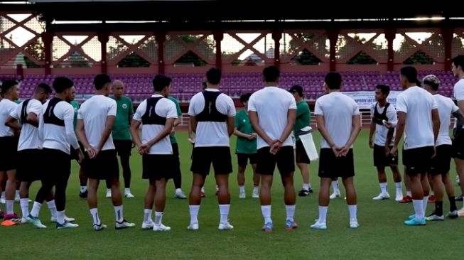 Para pemain Timnas Indonesia melakoni sesi latihan jelang FIFA Matchday kontra Timnas Palestina. [dok. PSSI]