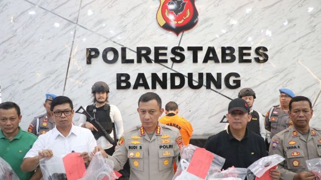 SADIS: Bunuh Istri Lantaran Menolak Diajak Rujuk, Diamankan Polisi