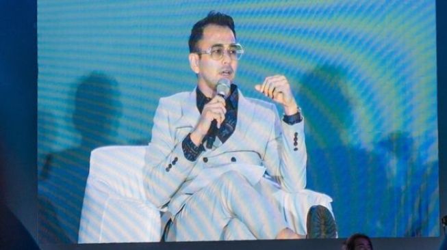 Raffi Ahmad di World Cultural Industry Forum. (Instagram/ raffinagita1717)