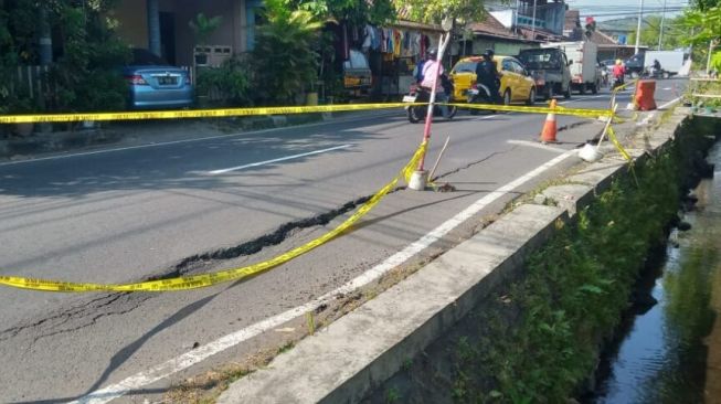 Sebabkan Jalan Ambles, 10 Truk Urug Tol Ditilang di Ruas Prambanan-Manisrenggo