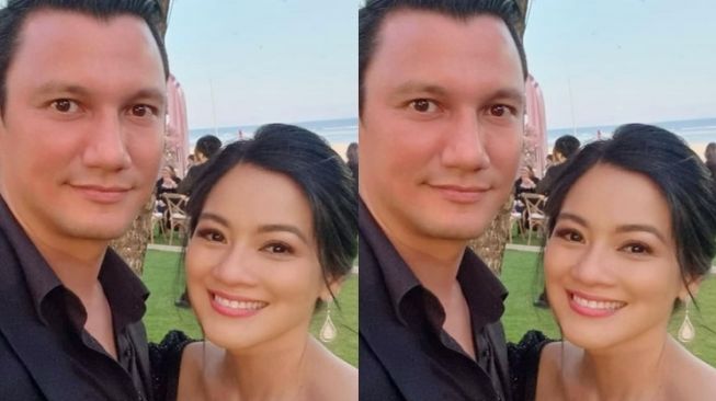 Potret Titi Kamal dan Christian Sugiono di Nikahan Adinia Wirasti (Instagram/@titi_kamall)