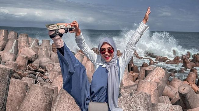 YouTuber Indonesia dengan Penghasilan Tertinggi (Instagram/@riaricis1795)