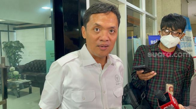 Anggota DPR RI fraksi Gerindra yanng juga salah satu tim kuasa DPR di Mahkamah Konstitusi (MK), Habiburokhman di Kompleks Parlemen, Senayan, Jakarta, Rabu (14/6/2023). (Suara.com/Bagaskara)