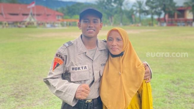 Kisah Haru Anak Buruh Cuci Gosok jadi Polisi, 2 Kali Gagal dan Diejek Gegara Keluarga Tak Mampu