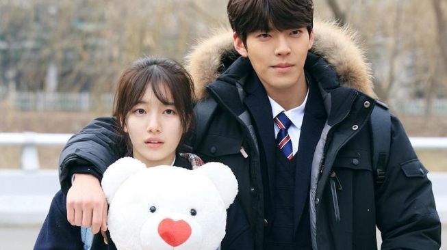 Sinopsis Uncontrollably Fond, Drama Populer Kim Woo Bin dan Bae Suzy yang Curi Perhatian