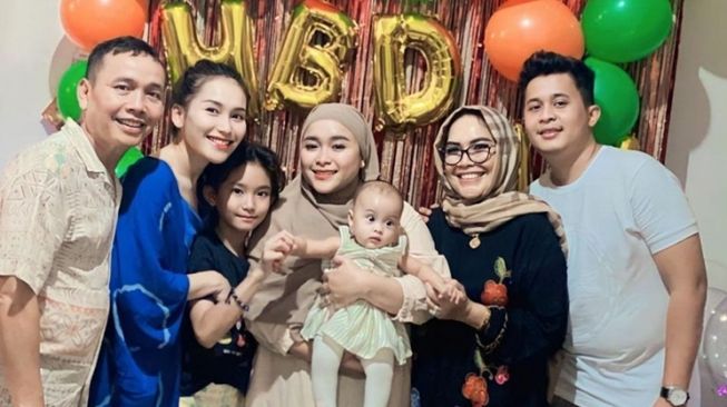 Potret pesta ultah Syifa adik Ayu Ting Ting (Instagram/@ayutingting92)