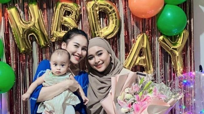 Potret pesta ultah Syifa adik Ayu Ting Ting (Instagram/@ayutingting92)