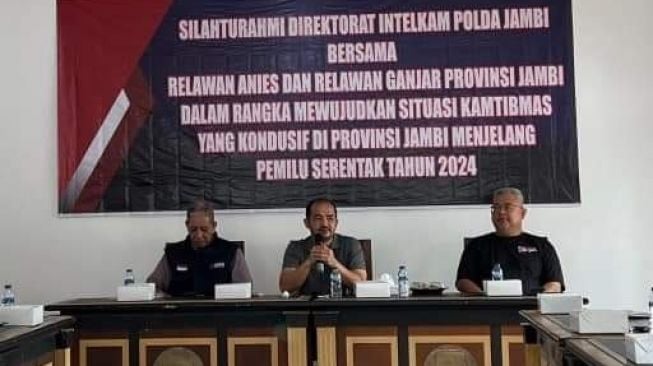 Diskusi Sehat Relawan Anies dan Jambi Pilih Ganjar di Rumah Kebangsaan