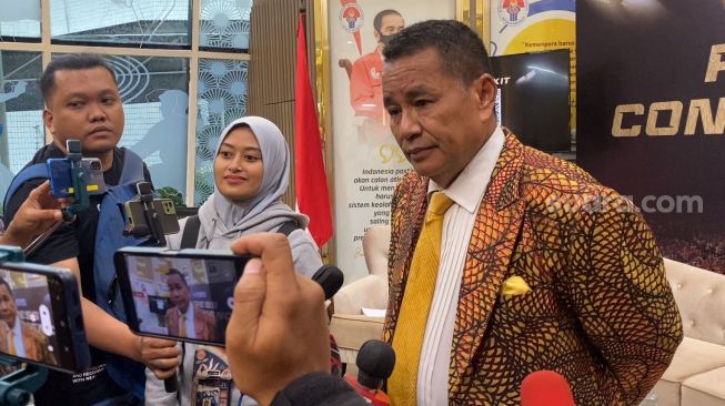 Hotman Paris Cari 2 Menantu dan Dijanjikan akan Dapat Warisan, Netizen: Lulusan SMA Boleh?