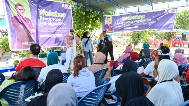 Penghasilan Tidak Menentu Dari Melaut, Relawan Sahabat Sandi Berikan Peluang Usaha Bagi Emak-emak Nelayan